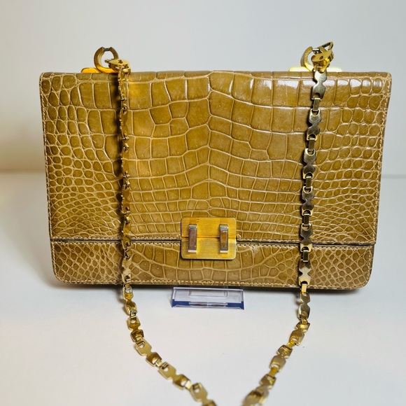 Vintage Crocodile Embossed Leather Tan Accordion Clutch with Gold Chain - Picture 4 of 10